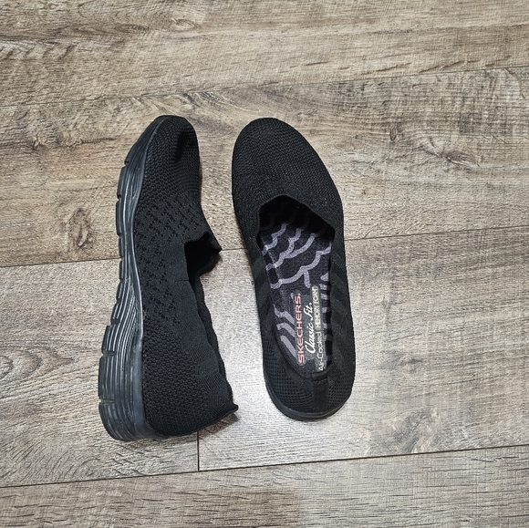 Skechers classic fit Air-Cooled Memory Foam Shoes Women's Size 10 - Picture 8 of 9